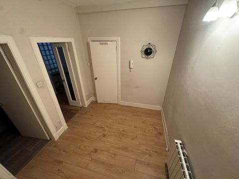 Athole Gardens, Glasgow, G12 image 9