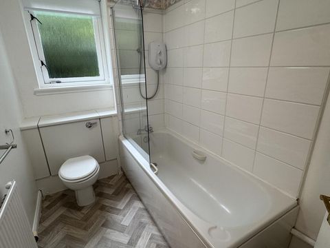 Sutcliffe Court, Glasgow, G13 image 9