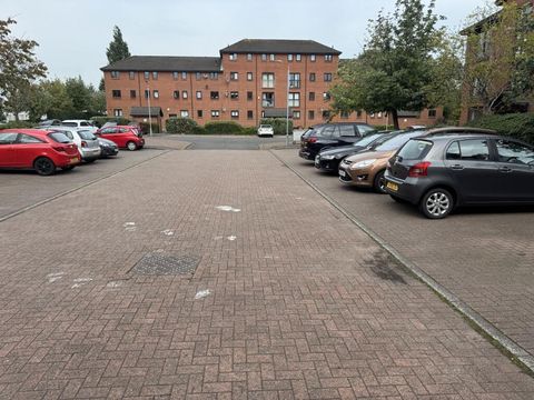 Sutcliffe Court, Glasgow, G13 image 11
