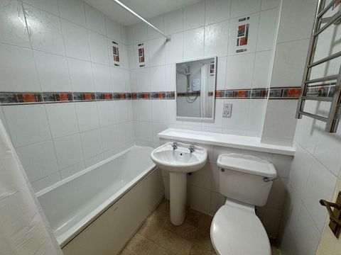 Burnfield Gardens, Giffnock, Glasgow, G46 image 9