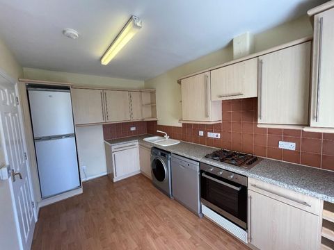 Old Castle Gardens, Glasgow, G44 image 5