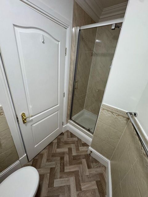 Kingsborough Gate, Glasgow, G12 image 14