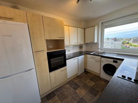 Castleton Drive, Glasgow, G77 image 6