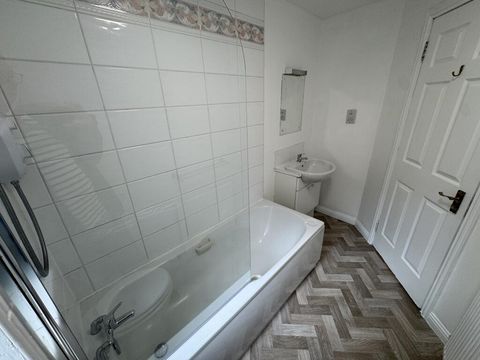 Sutcliffe Court, Glasgow, G13 image 10