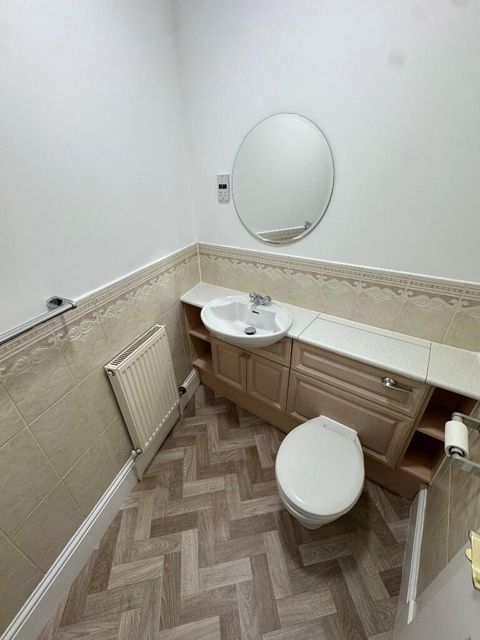 Kingsborough Gate, Glasgow, G12 image 13