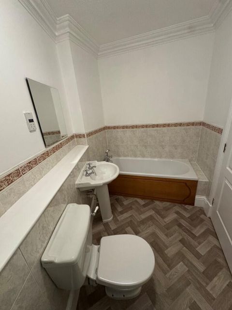 Kingsborough Gate, Glasgow, G12 image 12