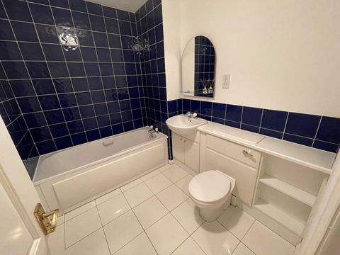 Old Castle Gardens, Glasgow, G44 image 10