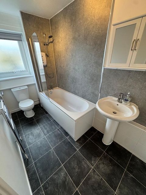 Broom Road East, Glasgow, G77 image 8