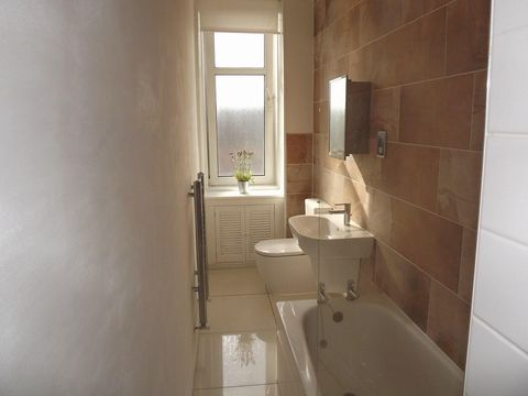 Airlie Street, Glasgow, G12 image 6